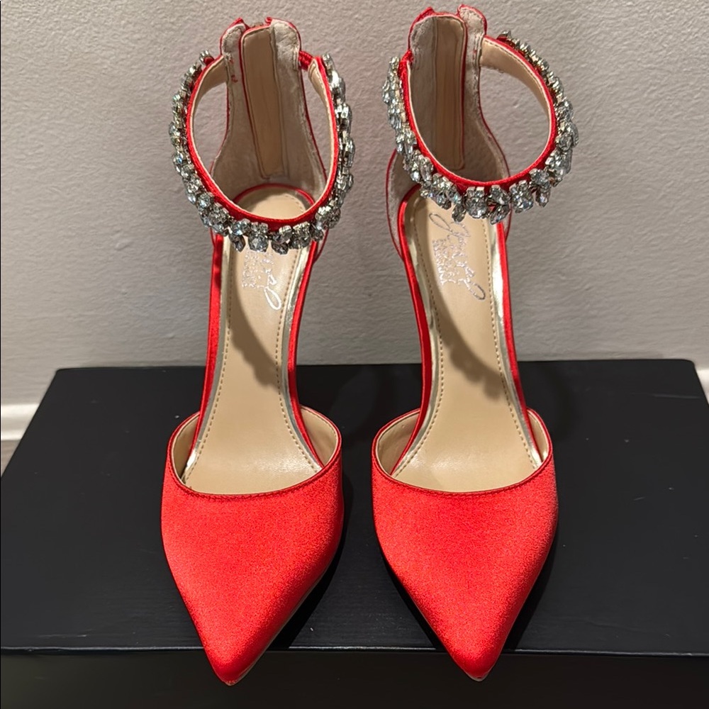 Jewel Badgley Mischka Red Heels with Glamorous Ankle Strap NWOT